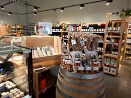529-biocoop-saint-clair-du-rhone-magasin-bio-charcuterie-libre-service-fromage-coupe-service-traditionne.webp