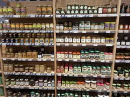 529-biocoop-saint-clair-du-rhone-magasin-bio-condiment-epice-libre-service-rayon-produit-epicerie.webp